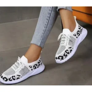 Jarryclub Women Fashion Plus Size Spotted Mesh Breathable Round Toe Sneakers